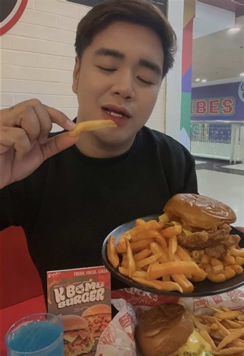 I just tried the newest K-Bomb Burger from @Zark’s Burgers and WOW—every bite is bursting with bold flavors and fiery goodness! 🔥🇰🇷🍔 Juicy patty, explosive spice, and that signature Zark’s vibe you can’t resist. 🍔 If you’re brave enough, go grab one and tell me—how spicy is it for you? 😏🔥 Drop your spice rating below and let’s see who can handle the K-Bomb! 💥🌶️🍔 #Timothytravels #Zarksburgers #Kbombburger