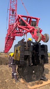 Young shahrukh song 🎧 with big crane 🏗️☠️☠️😱😎. #crane #feelsong #heavylifting #sany #instagram | Heavyweight lifters