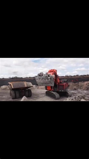 Самый большой в мире экскаватор Hitachi EX8000