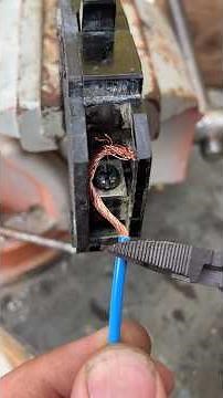 How to connect a wire to a breaker the right way #USAConstruction #SafeWiring #ElectricalTip