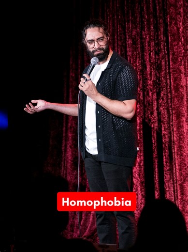 Are you spider? 😭😭 Is Toronto ready for a show? 😊 Feb 5th, Port Alberni Feb 8th, North Vancouver Feb 26-27, Vancouver Mar 27, Manchester Mar 28, Birmingham March 29, London want a show? Apr 2, Dubai May 14-15, Sydney May 16, Perth May 17, Adelaide May 23, Melbourne May 24, Brisbane Tickets in bio. #lgbt #comedy #funny #pride #jokes