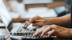 Qué cuidar en la deducción de gastos y el acreditamiento de IVA