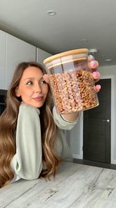 Fitwaffle Kitchen | Eloise on Instagram: "CINNAMON ROLL GRANOLA 😍 As requested, here’s my homemade granola recipe 💖 It’s sweet, cinnamony, crisp, crunchy and it reminds me of cinnamon rolls 🤌 It’s just so good! It’s super quick and easy to make in the air fryer or you can make it in the oven 💕 Sound on for full instructions 🔉 All you need is: 100ml honey or maple syrup 1 tsp vanilla extract 30ml vegetable oil or coconut oil 130g rolled oats 65g Rice Krispies Pecans (optional) 2 tbsp light b