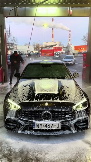 Cleaning the Mercedes C63S: Tips and Techniques