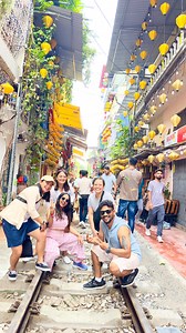 Vietnam🇻🇳 where strangers become friends 😍 | Laya sunder Vs