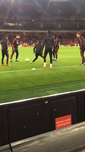 Manchester United-Star Marcus Rashford hat gestern vor dem FA Cup-Spiel gegen Arsenal kurzerhand mal die Karriere von Mitspieler Fred beendet 😳💥 ___ Hatte noch nie eine Karriere: FUMS 🎥 twitter.com/emilien_boi | FUMS