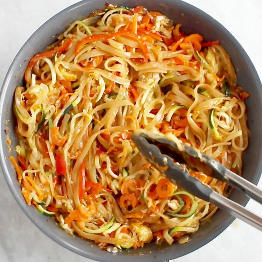 RAINBOW VEGETARIAN PAD THAI! Fast, easy, and adaptable to whatever veggies or protein you have on hand. Cooked in a simple 5-ingredient Pad Thai sauce that you just shake up in a jar. ✌️ Full recipe: http://pinchofyum.com/rainbow-vegetarian-pad-thai-with-peanuts-and-basil | Pinch of Yum