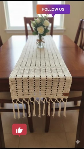 Mỗŋąą ŚąbŘÿ on Instagram‎: "فخامة ورقة مع بعض❤️🧶… تفتكروا ايه الألوان التانيه اللي ممكن يكون حلو فيها التصميم دا ؟؟؟؟؟!!! 🤔🤔crochet table runner tutorial الشرح خطوة بخطوة ع اليوتيوب"‎