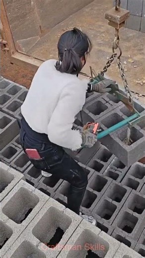 Hollow Brick Lifting & Placement: On-Site Construction Craft Process
