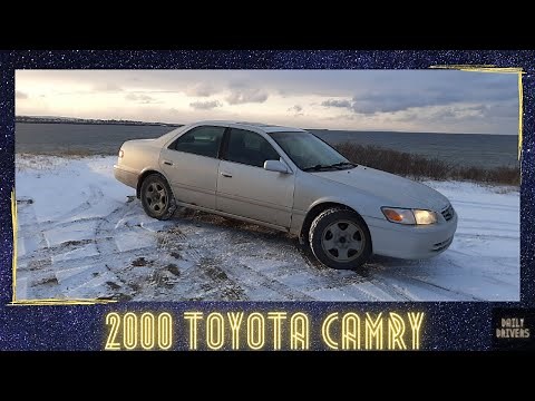 Daily Drivers - 2000 Toyota Camry Review