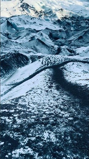 Auf einem Gletscher in Island – pures Naturgefühl