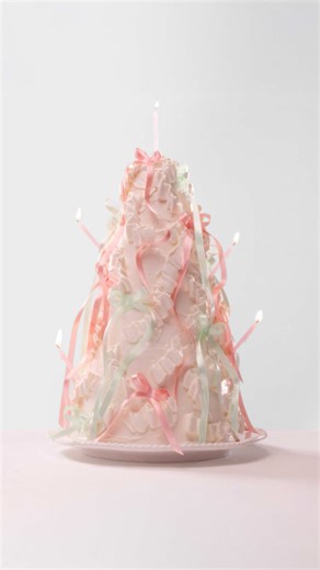 A little pistachio obsession Discover the new Nina Eau de Parfum. #NinaRicci