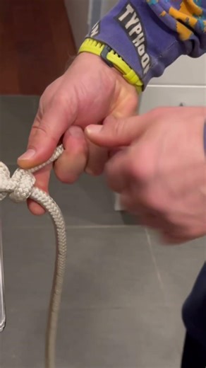 Round turn two half hitches