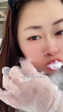 Real Snow eating #frezzerfrost #iceeating #eatingsnow #mukbang