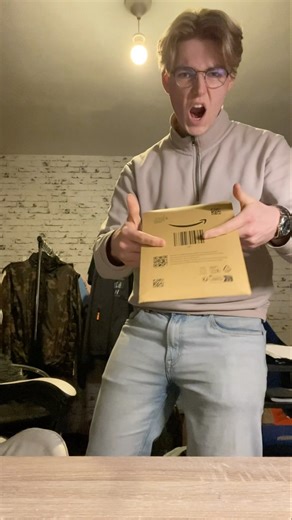 C’est quoi le colis ?? 😱