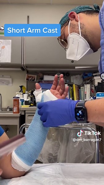Short arm cast! #medicine #doctor #learnontiktok #doctorsoftiktok | Wrist Cast