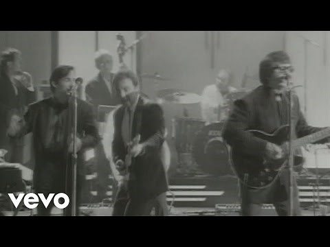 Roy Orbison - Oh, Pretty Woman (from A Black and White Night)