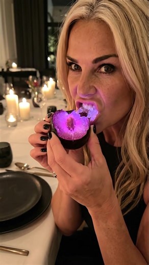 Neon figs shouldn’t act like this ….. #asmr #textureasmr #asmrfood #foodasmr #asmreating