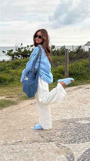 flowfa on Instagram: "chegou a flowfa de verão: o conforto que você já conhece + o estilo único de toda flowfa agora na versão slide ☁️✨ vem pisar fofo com a flowfa luna ✨🌙 maciez a cada passo, leveza surreal e conforto sem igual ☁️✨🤍 #flowfa #fashion #trend"