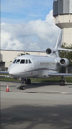 Jets at KFXE Hawker 800, Falcon 900, Citation & Challenger Action