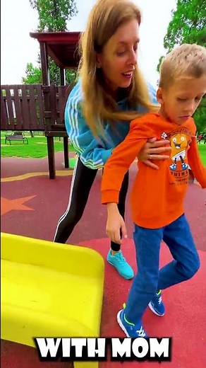 🤣 Cu tati în parc 😵‍💫 Dad vs Mom at the amusement park 😎 #shorts by #melimi