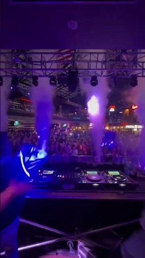 Venue asked how much confetti... we said YES 🎉 #dance #livepreformance #