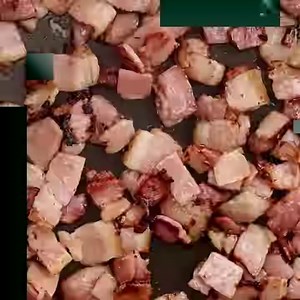 This Gooey and Cheesy Warm Bacon Dip comes together in less than 30 minutes and is the perfect crowd-pleasing appetizer! PRINT RECIPE HERE: http://kitchenmeetsgirl.com/gooey-cheesy-warm-bacon-dip/ | Kitchen Meets Girl