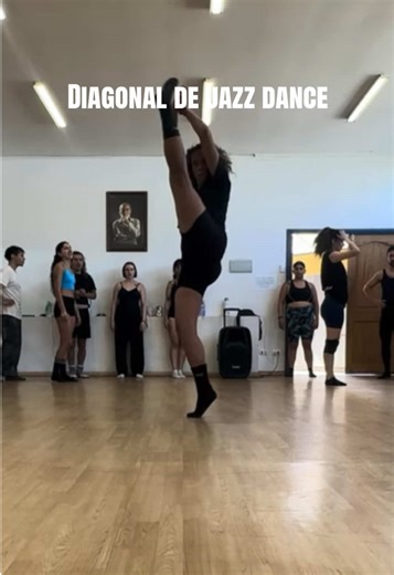 Diagonal de jazz dance 🩰❤️‍🔥 #parati #jazzdance #clasesdedanza #bailarina