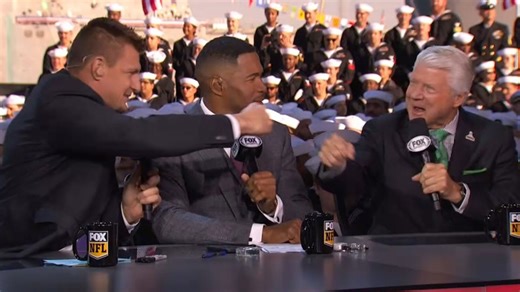 Rob Gronkowski high-fives Jimmy Johnson after Bradshaw's Fox NFL observation