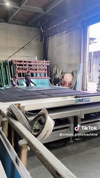 Glass cutting machine 🔥🔥#glass #factory #work #cnc #glassmachine