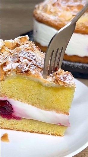 Joghurttorte mit Kirschen und Baiser! #kuchen #rezepte #cake #dessert