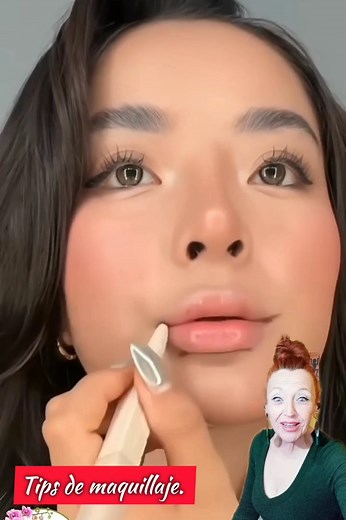 Maquillaje para labios y darles un volumen extraordinario. #belleza #maquillaje #fblifestyle | Frases y reflexiones para compartir en tu muro, de: Gif Lovers.