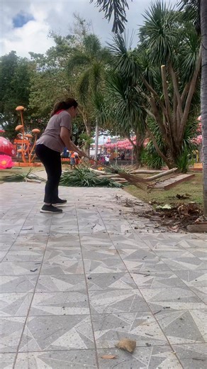 Shout out diay sa among First Lady Ilang Ilang F Co nga di kapuyo! Maojud mag ulo-ulo ug panilhig! Maulaw ang manilhigay kay mas maayo pa sya manilhig! Hahaha Sukad sauna, hangtud karon! 😘😍😻 🧡🧡🧡 | Direk Thaddz Suizo