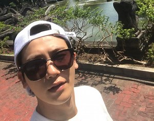 Park Hyung Sik Shares Photos From Beach Vacation With Strong Woman Do Bong Soon Cast