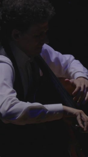 Argentine composer Osvaldo Golijov wrote Mariel in 1999, in remembrance of his friend Mariel Stubrin. With the piece, Golijov hoped, in his own words, “to capture that short instant before grief.” The piece reverberates with echoes of Brazilian music that Stubrin loved. This 2023 CMS performance from Alice Tully Hall features Nicholas Canellakis, cello, and Ian David Rosenbaum, percussion. Watch the full performance at the link in our bio. #golijov #cello #marimba #contemporarymusic #classicalmu