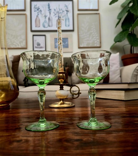 Vintage 1930s Uranium Wine Glasses, Set of 2, Glowing Green Barware - Etsy