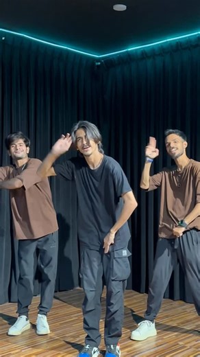 zainulabdin on Instagram: "Mera Wala Dance Inframe : @usama.amell @zayn_asmer @haris_sheikh_08 IB : @_alleeex__ 🫶🏻"
