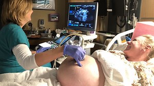 Our quintuplet gender reveal is such a happy memory! Jamie always hoped to have a little girl. When we found out we were expecting quints, I remember she humbly thanked Heavenly Father for the privilege of carrying 5 little ones in her womb. Then she added, “but please, let there be at least one girl”. 💗💙💗💙💗 | Jamie Scott- Quintessentials