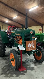 Først den store, så den mellemste Bolinder - Munktell som du kan høre her eller i efterårsferien hvor der også er konkurrence med premiere til børn, unge og barnlige sjæle 🚜 Traktor Museum Nørbysvej 27, 7620 Lemvig Åben onsdage kl. 14-17 til og med uge 43 | Traktor Museum