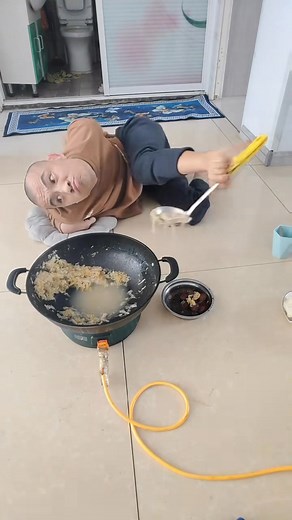 7.4K views · 26 reactions | Daily cooking sessions of people with disabilites.#disability [7458630824414481686] #disabled #cooking #foryoupage❤ #fyp | Kilponga12 | Facebook