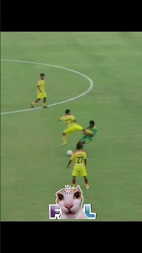 😱⚽ Ce tacle aurait pu tout casser !
