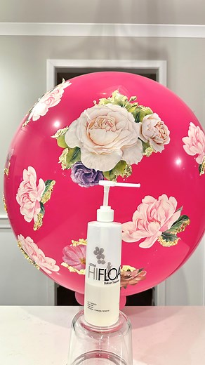 ✨Gold Leaf Flower Balloons – A Luxe Spring Balloon Idea ✨ Spring is here, and it’s time to bring on all the floral balloon decor! Balloons and flowers are always a perfect match, whether for a balloon bouquet, a statement balloon wall, or helium balloon arrangements. It’s been a while since I added gold leaf to balloons, and I couldn’t resist trying it with flower decals on jumbo helium balloons! The floral wall decals I found at Hobby Lobby, and the small vinyl stickers are from Amazon. The gol