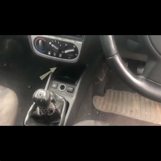 Opel corsa Gsi ( 2003 ) - Obd2 Diagnostic Port Location