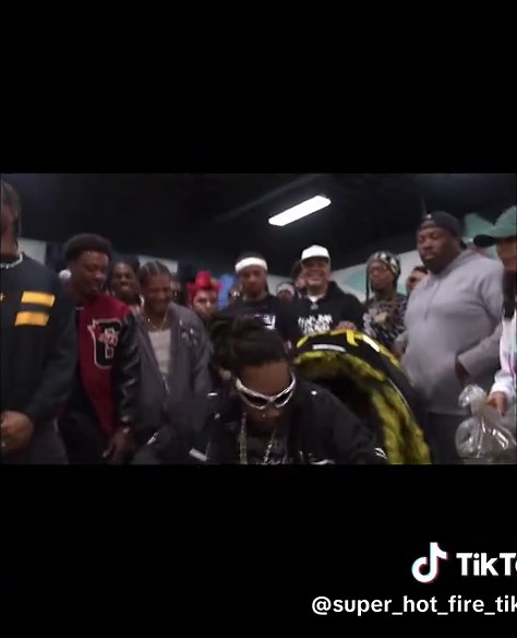 ウィズ・カリファ vs SUPA HOT FIRE ラップバトルPart9