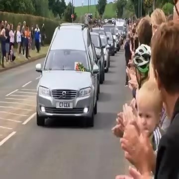 GOODBYE LEGEND 😭💔 The beloved star has died, leaving the world in shock. Fans from all over have gathered to say their final goodbyes. Check the first comment ⤵️⤵️ | Daisy Freeman