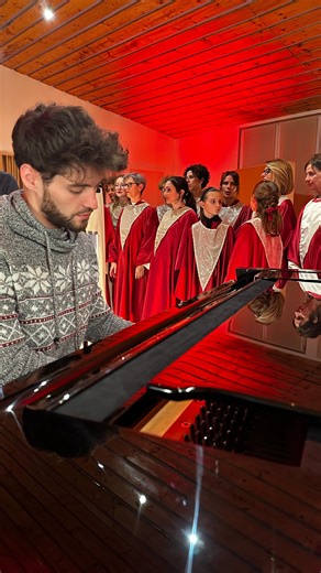 Radiobresciasette on Instagram: "Buone ✨Feste da Radio Bresciasette con “A NATALE … VORREI”. La canzone scritta e cantata da Matteo Faustini con la partecipazione del coro Academy Gospel Ensemble."