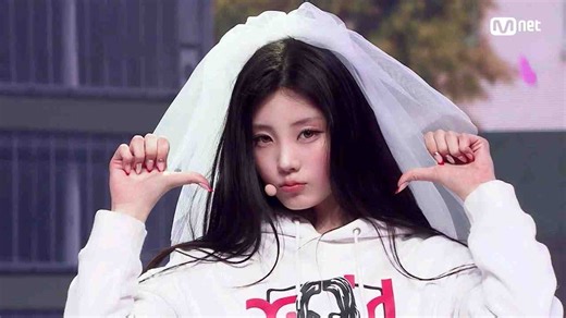 ILLIT《It’s Me》打歌初舞台 直拍合集 260430