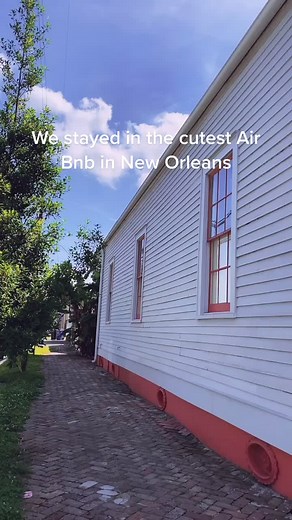 New Orleans Airbnb #nola #frenchquarter #neworleans #airbnb #travel #vacations #placestovisit #interiordesign #decor #homedecor #hometour #airbnbs