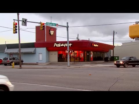 Yum Brands reportedly in talks to sell Pizza Hut to private equity firm