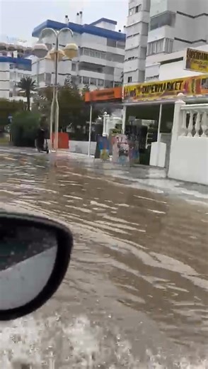 Lovely school run today 🌧 🌦 🌂 ⛈️ ☔️ 🌩 | Debrah Grierson